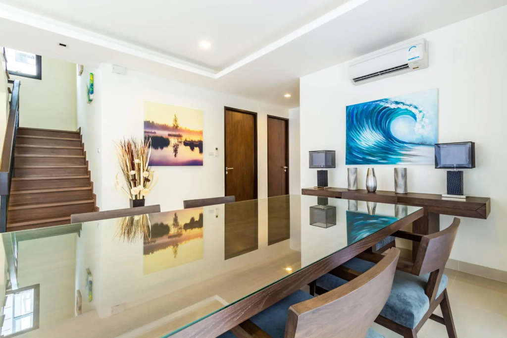 LP101 - Private rooftop pool villa in Laguna for 9 people, near restaurants and shops