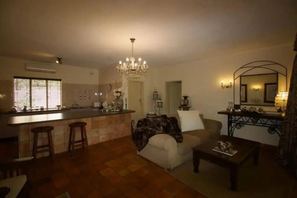 Wonderfully Spacious two Bedroom Cottage in a Quiet Secluded Area of Town on the Edge of the Bush - 1998