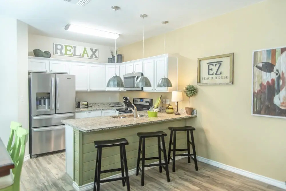 Breezy Beach House 3 Bedrooms 2.5 Bathrooms Condo