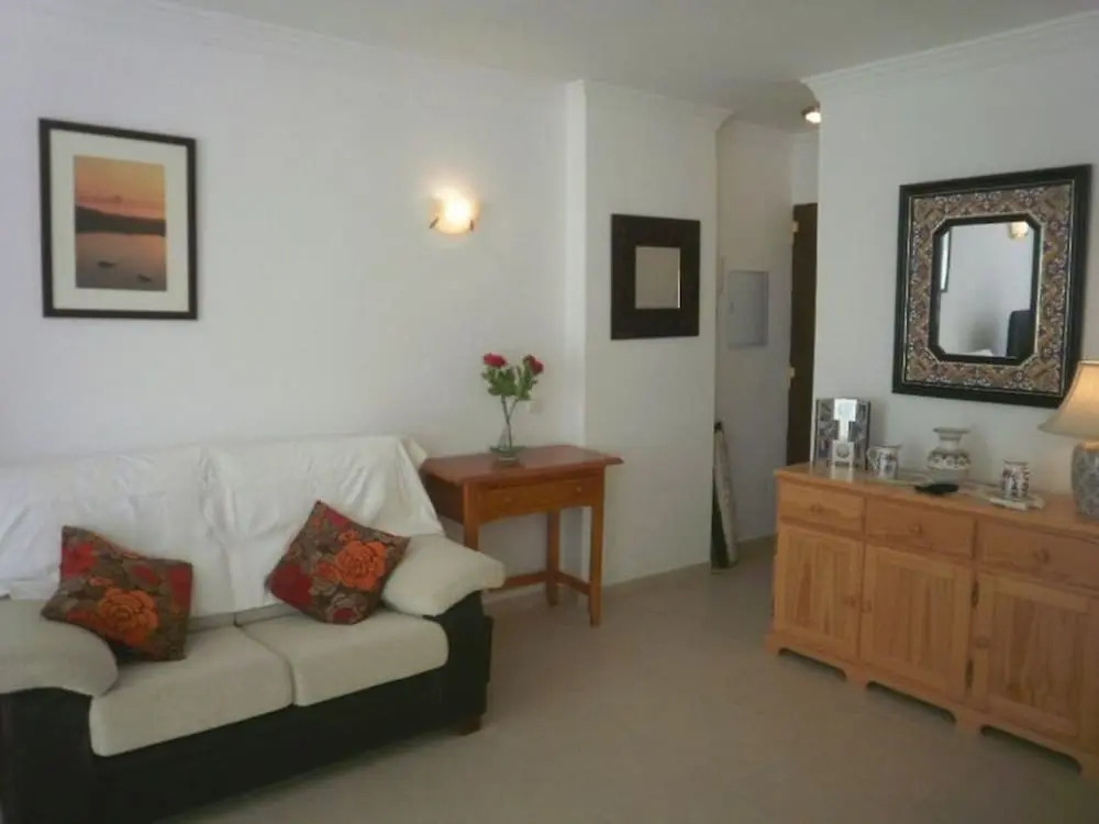 Apartamentos Carabeo Canovas Nerja