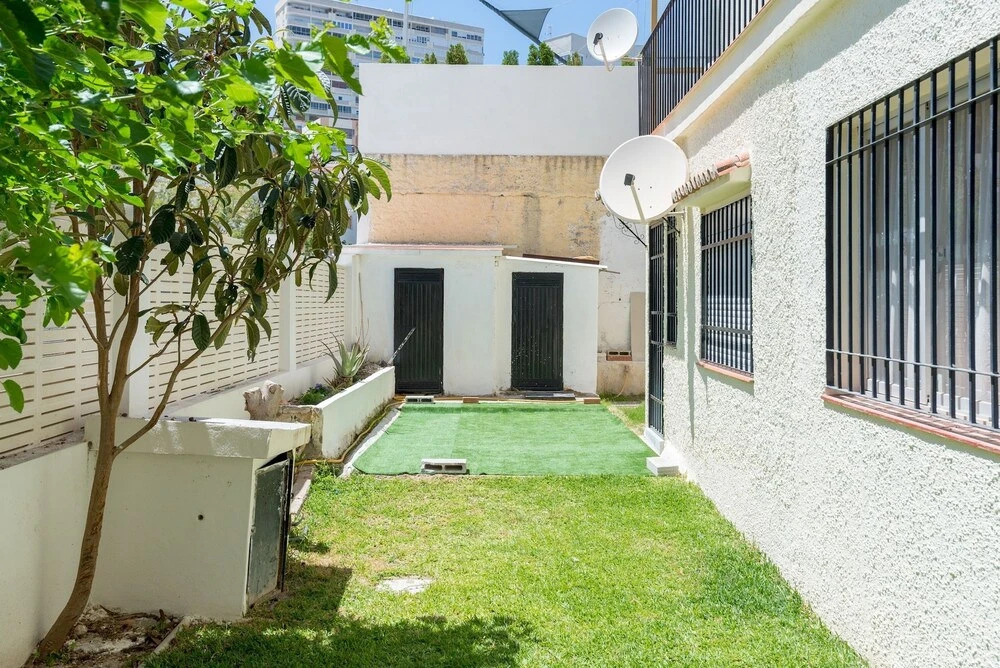 Malagasuite Bajondillo Beach Apartment