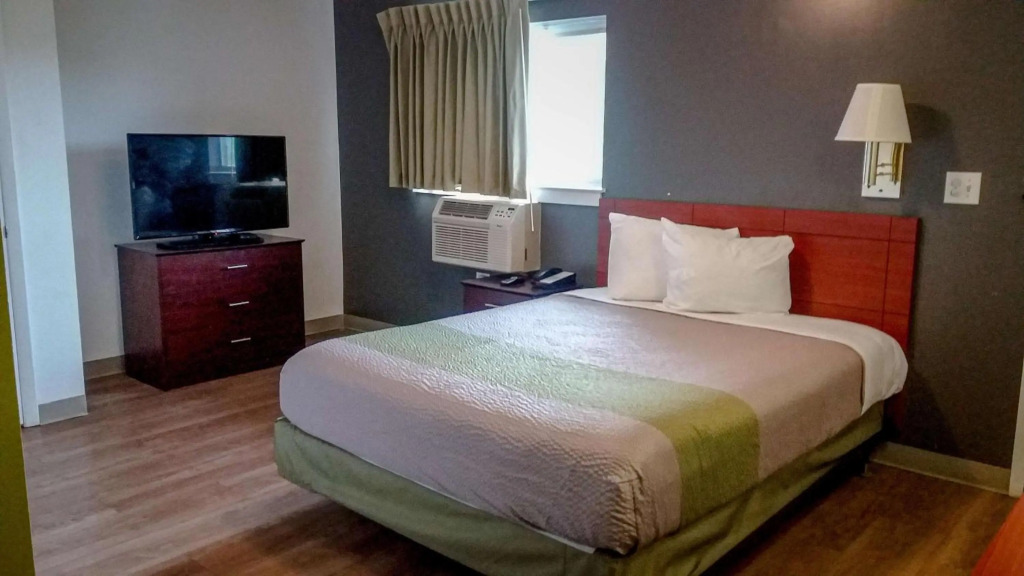 Motel 6-Greensboro, NC - I-40