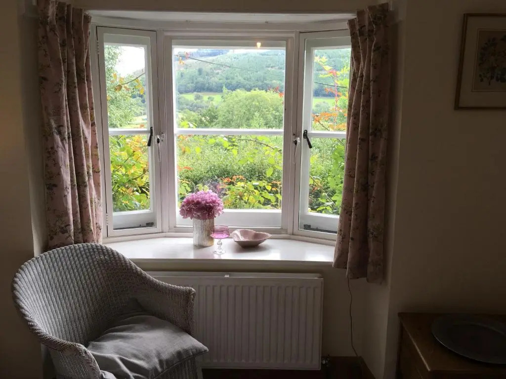 200 year old Gardeners cottage, Mid Wales