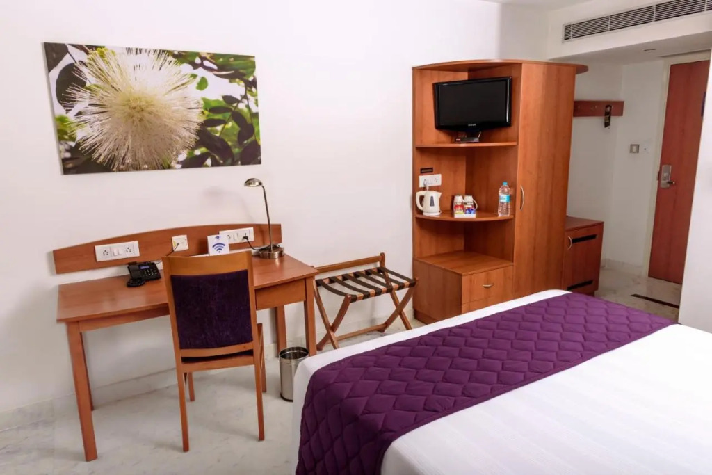 Caspia Hotel New Delhi Shalimar Bagh