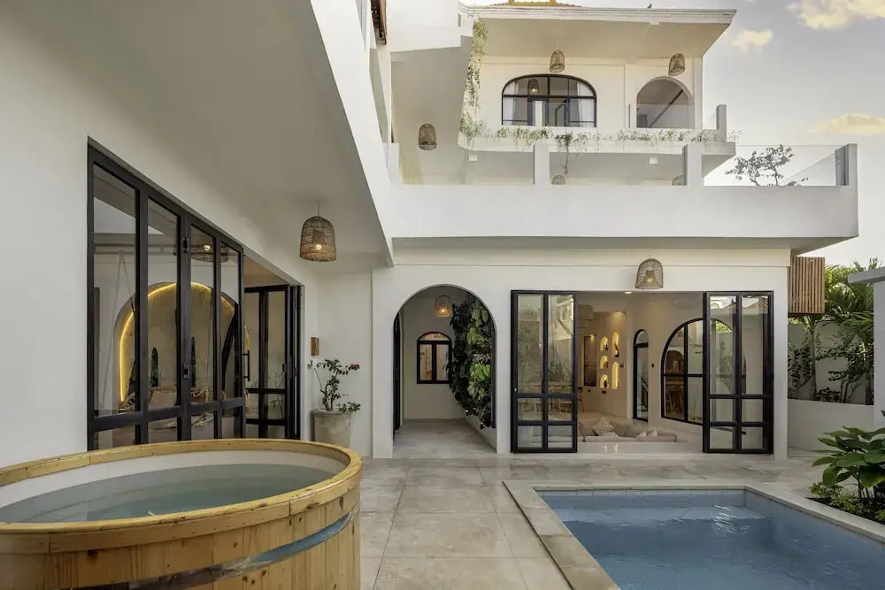 Casa Amor by GORO