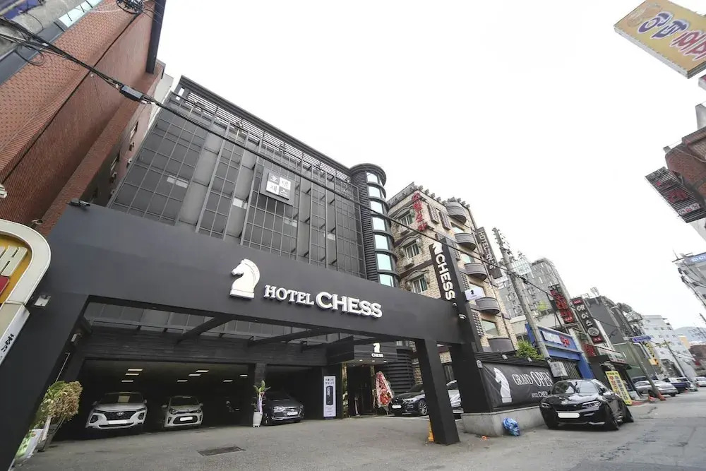 Chess Hotel