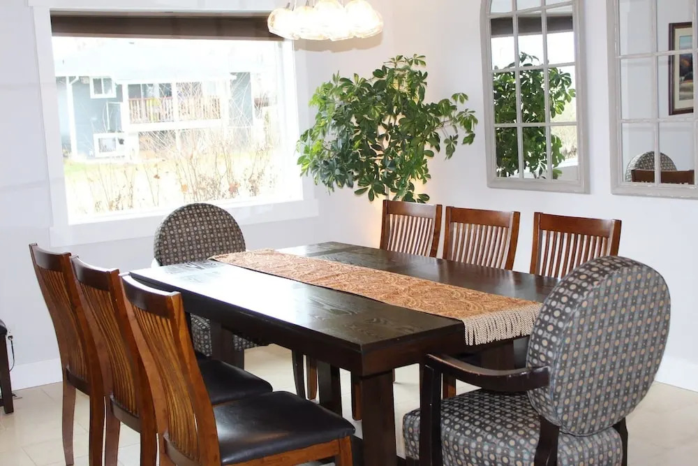 Chef's House Okanagan by Elevate Rooms