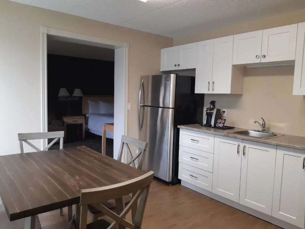 DoubleTree by Hilton Kingston - Newly Renovated