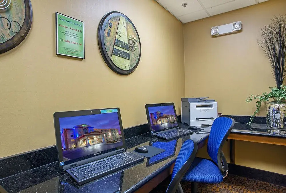 Holiday Inn Express Hotel & Suites Somerset Central by IHG