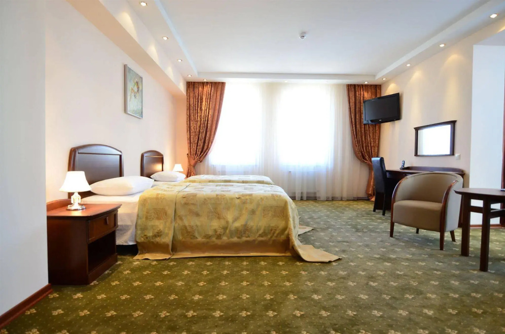 Platinum Hotel