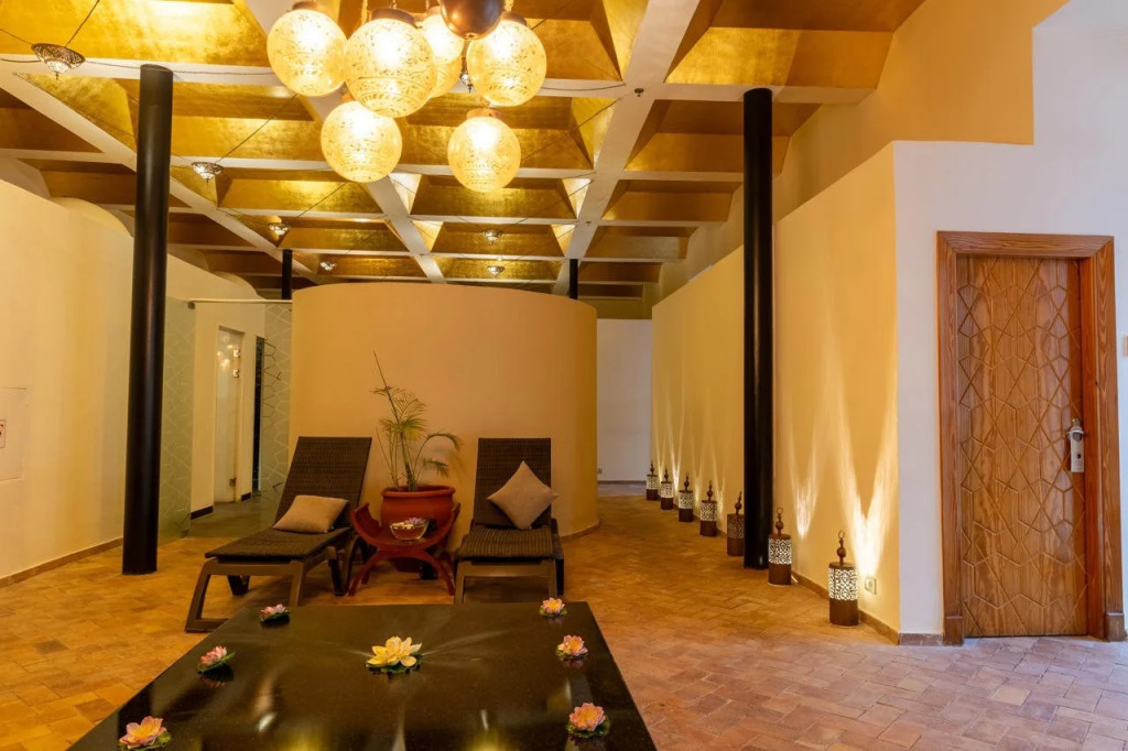 Fort Arabesque Beach Resort