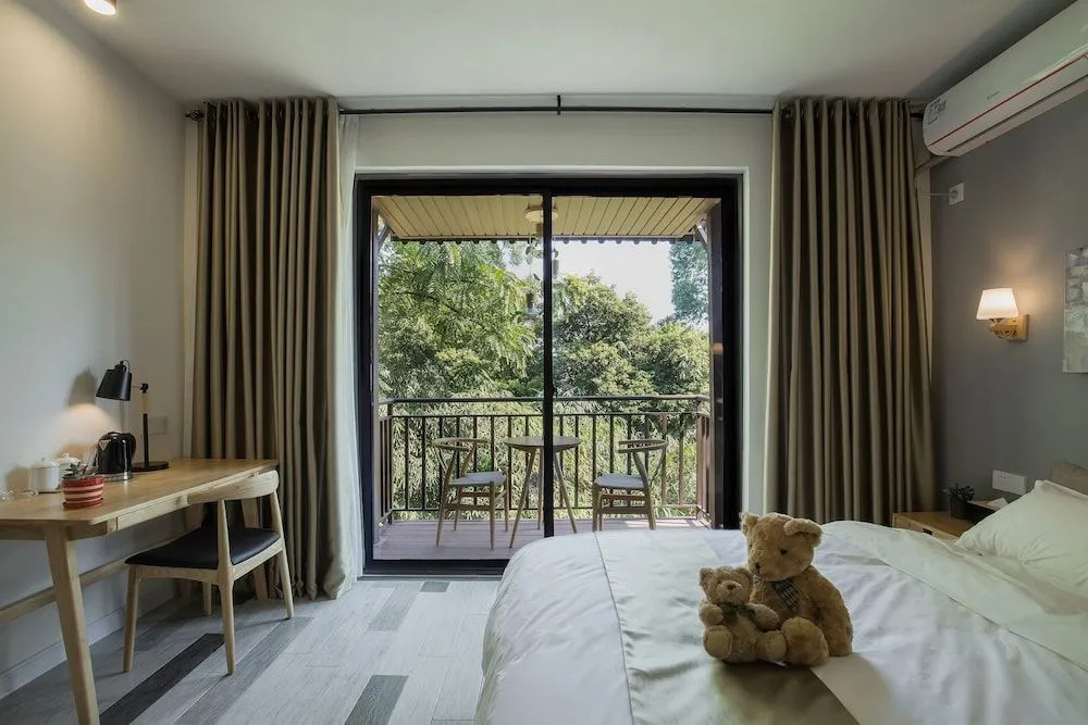 Guilin Lakeside Yige Hotel