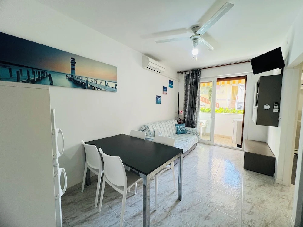 Bright Apartment 150mt From the sea
