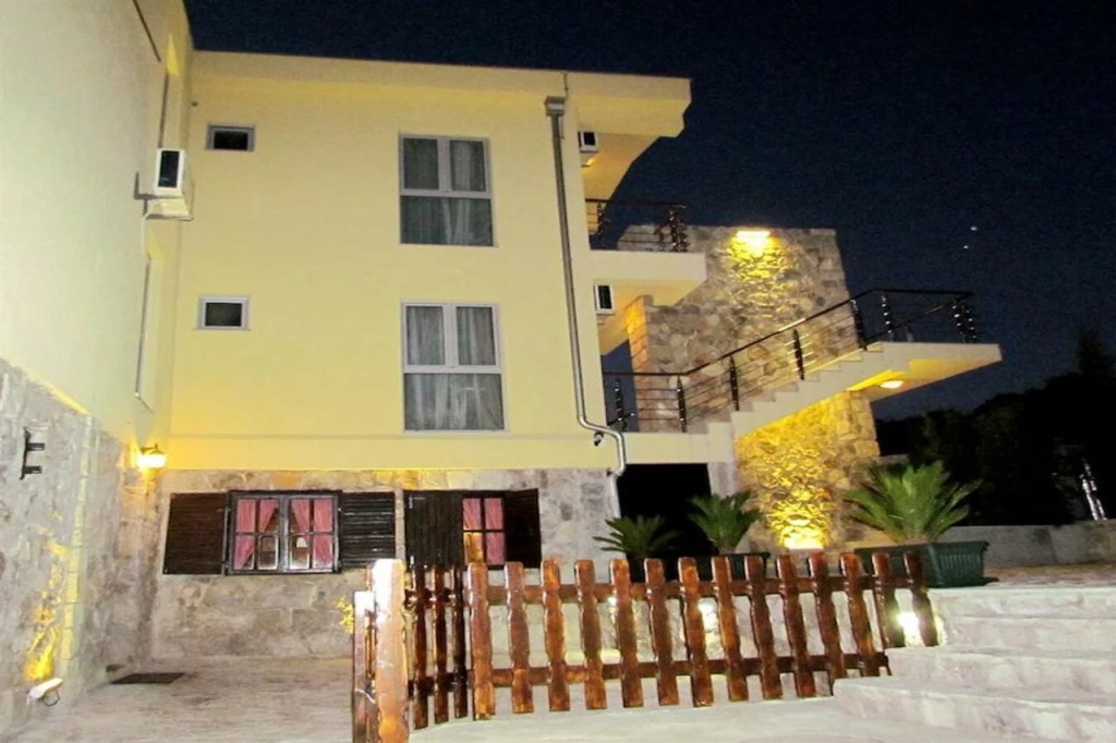 Hotel Crnogorska Kuća