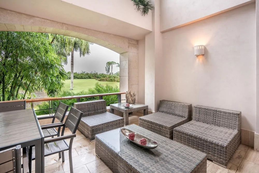 4BR Maid Included Golf Course View 8 Guest