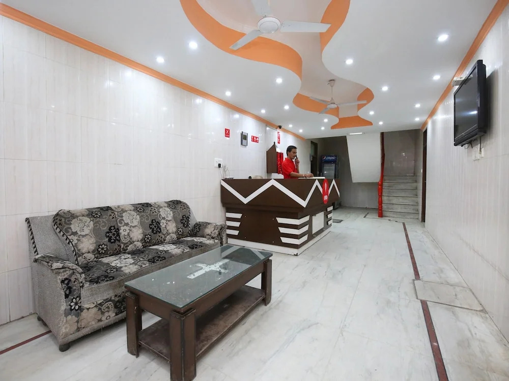 OYO 9661 Hotel Victoria Palace