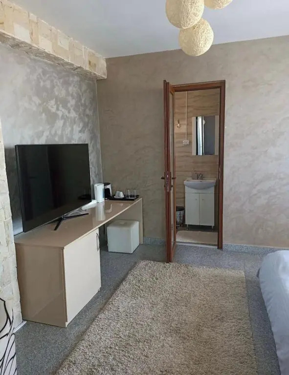 Central Residence - Studio & 3BR Apartment Near Beach