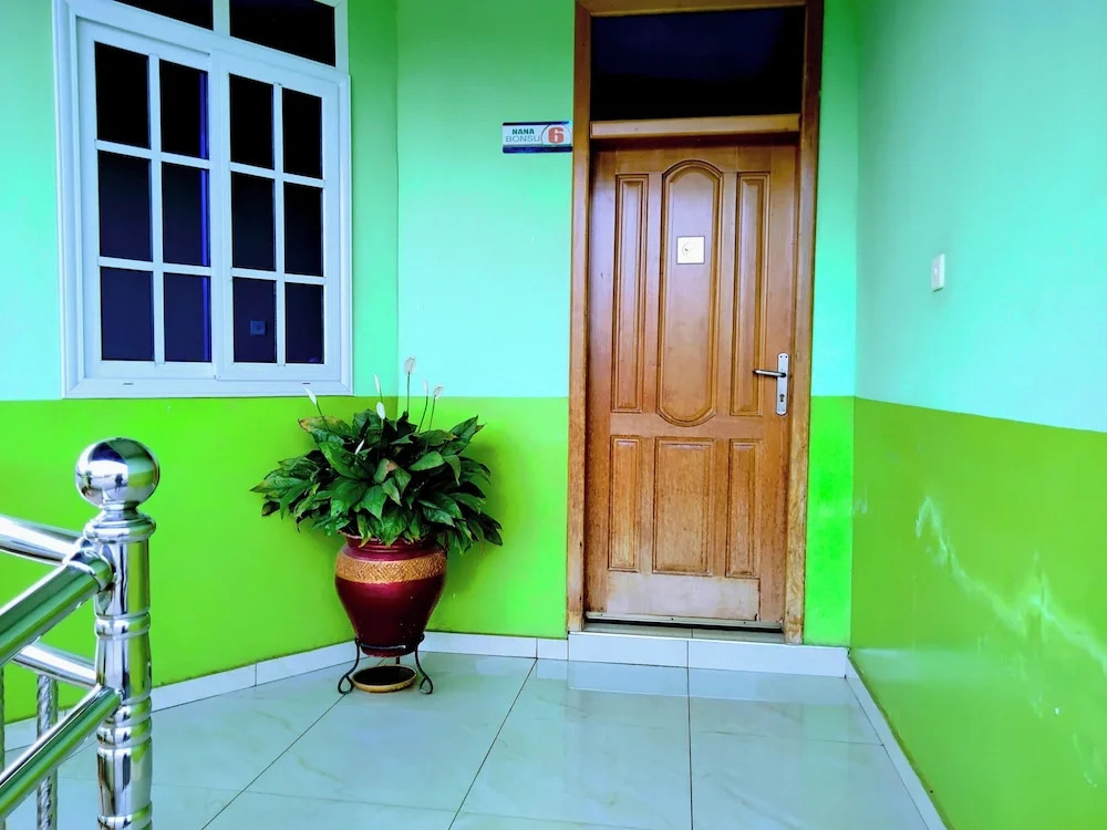 Renajoe Exclusive Centre
