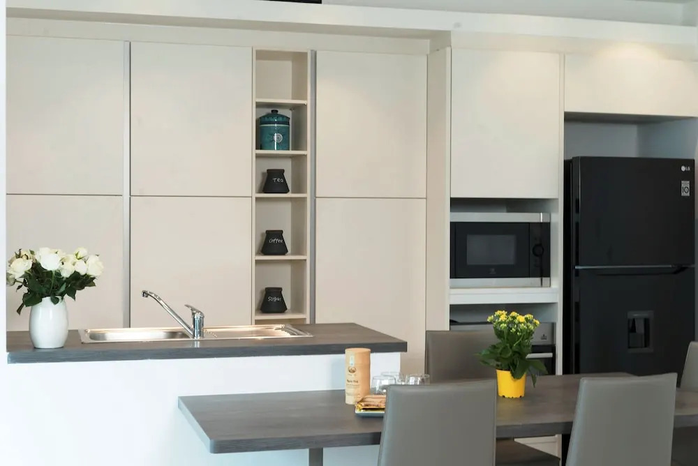 Leman Luxury Suites