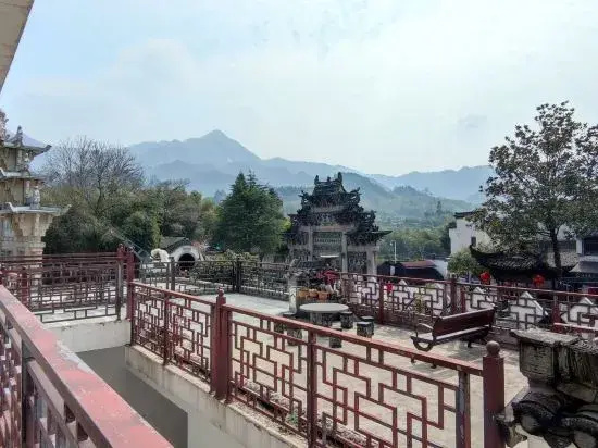 Xunmeng Huizhou Inn
