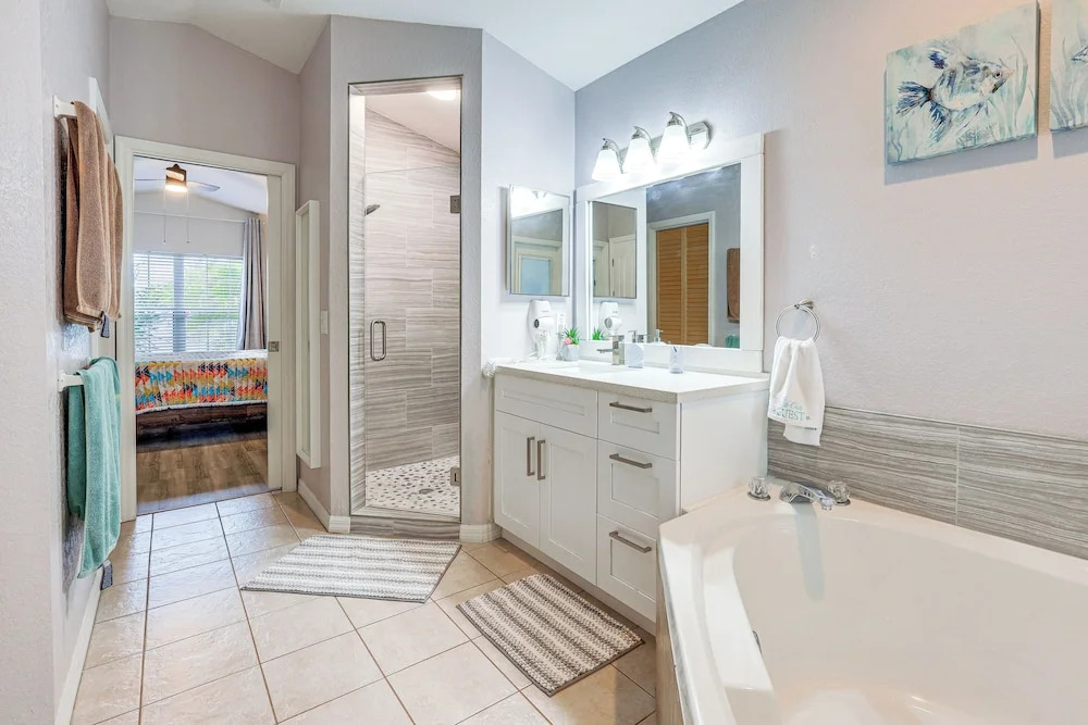 Pet-friendly Fort Pierce Home w/ Pool & Kayaks!