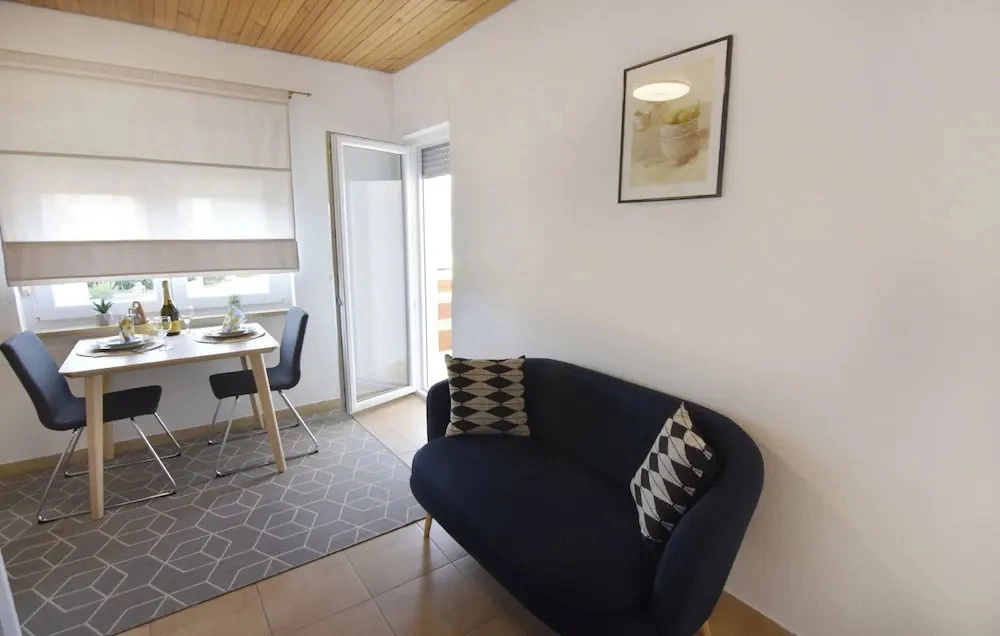 Sunny apartment in Umag