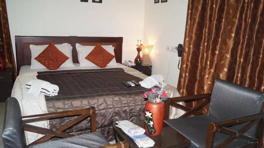 Hotel NirmalVilla Cherry Service Apartment