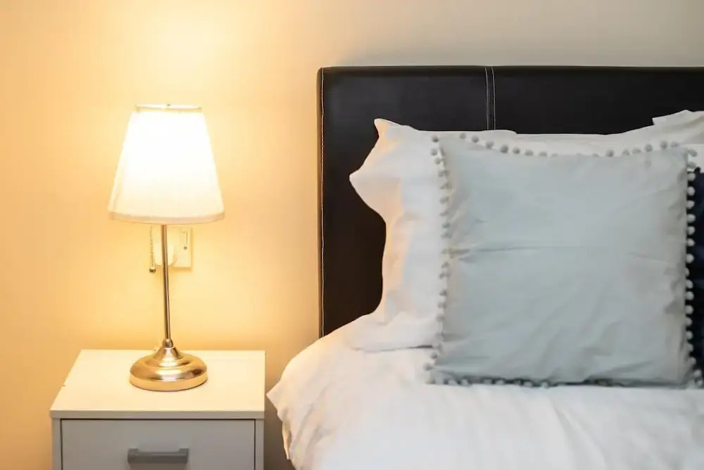 Modern 4 Bedroom House - Free Parking Netflix by WHA for Contractors Relocation Business Travel