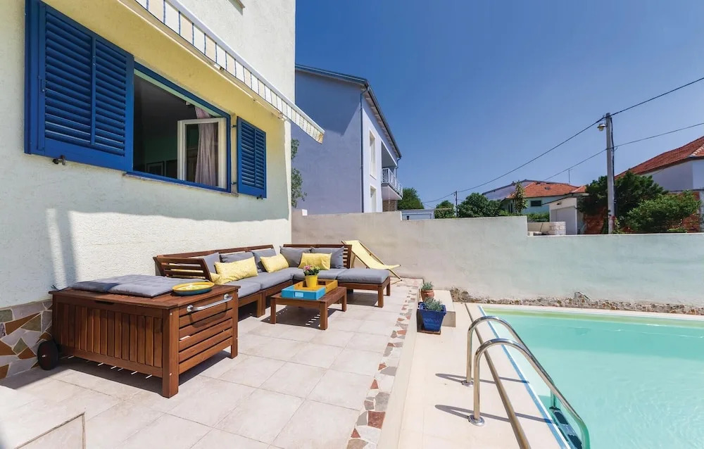 Awesome Home in Sv Filip i Jakov With 2 Bedrooms and Wifi