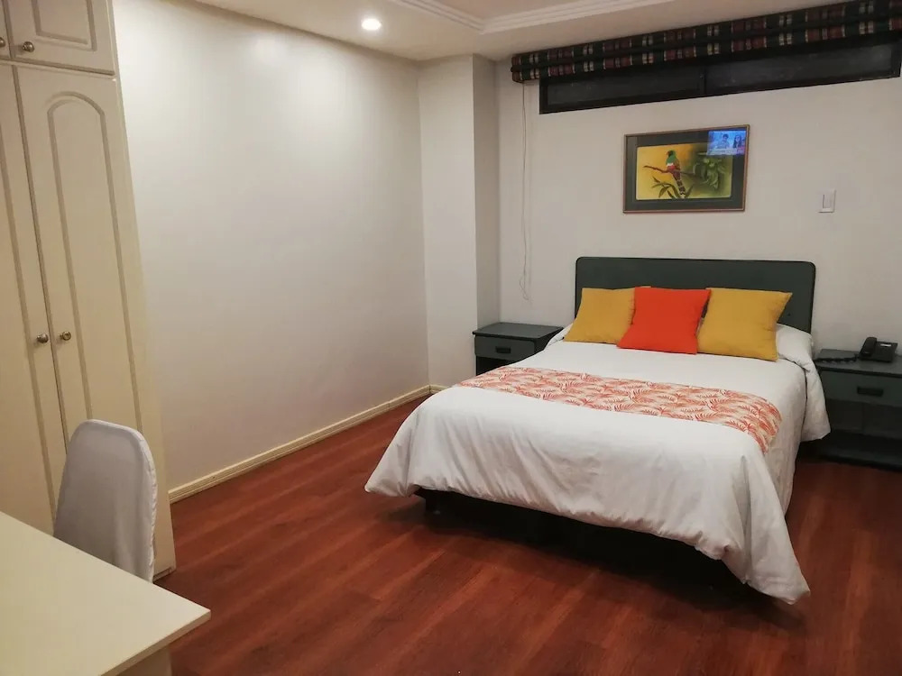 HOTEL BOMBUSCARo