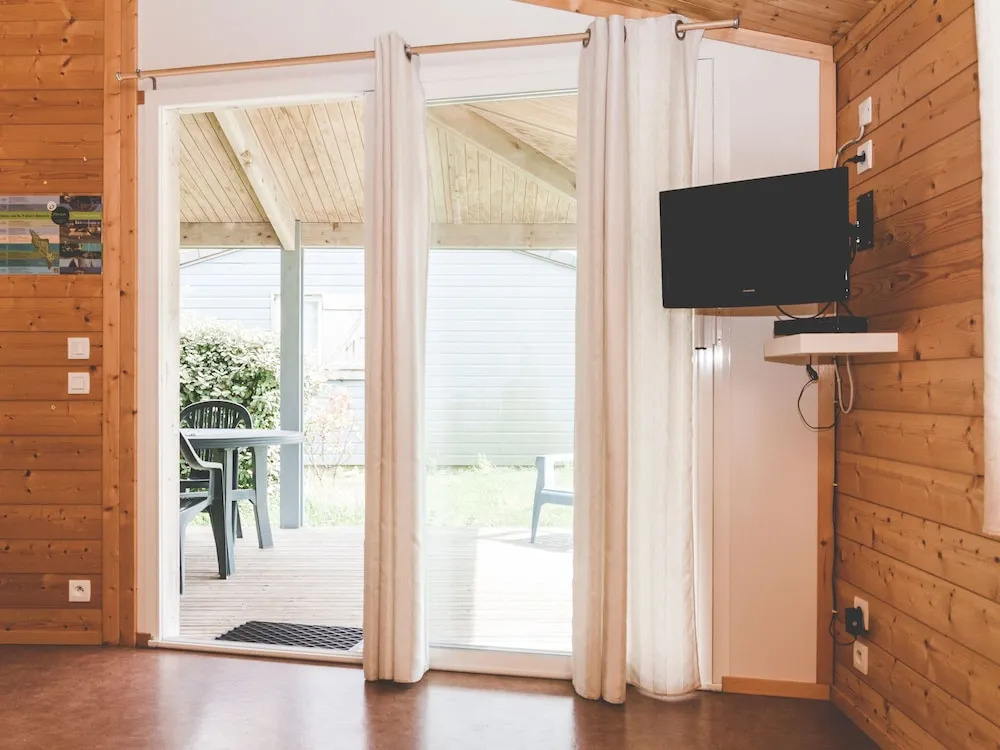 Comfortable Chalet With a Porch Near the Atlantic Coast