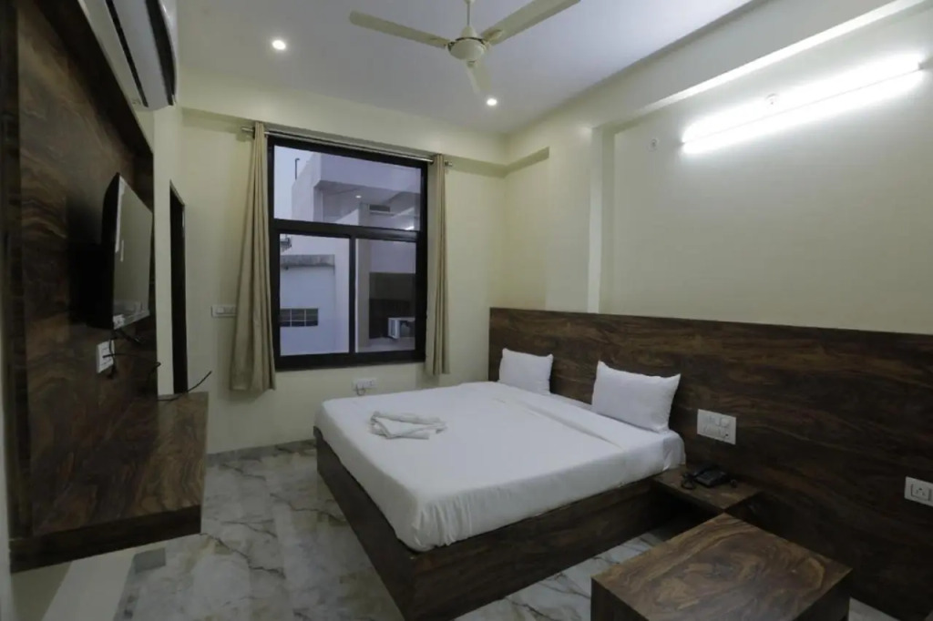 Hotel Raas Palace