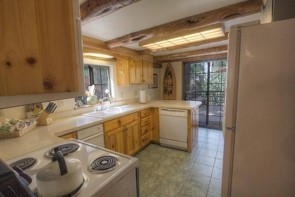 Zephyr Cabin 3 Bedroom Home by RedAwning