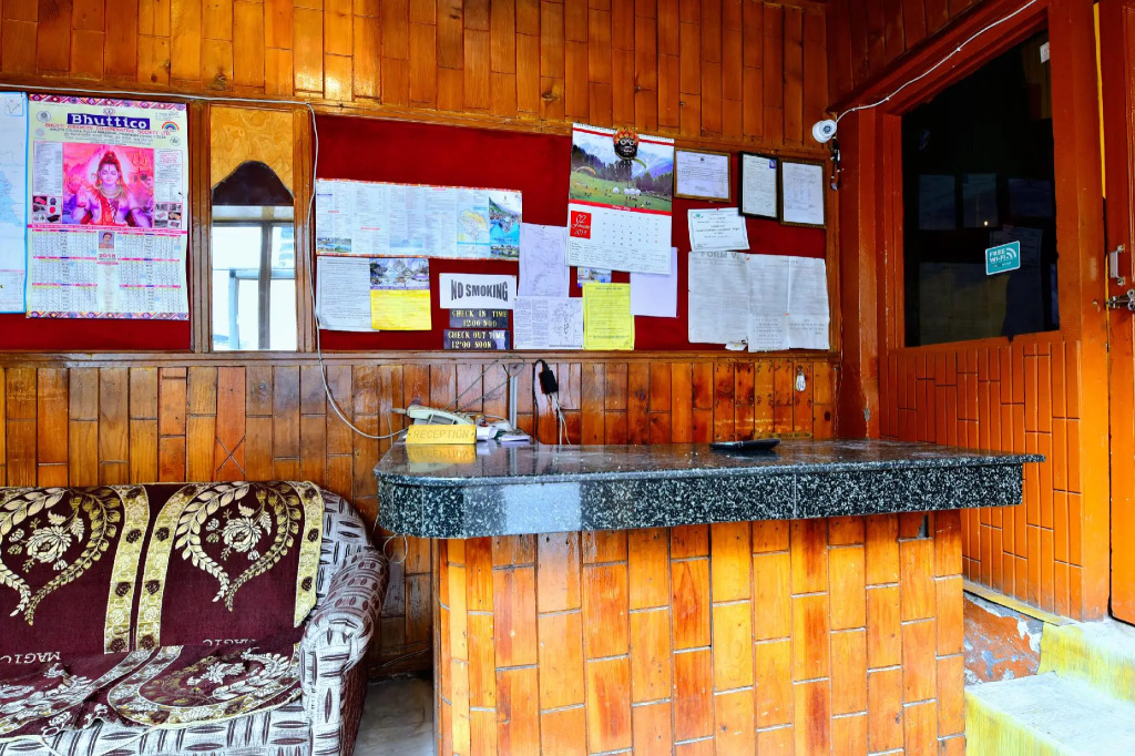OYO Flagship 30387 Pine View Hotel Manali