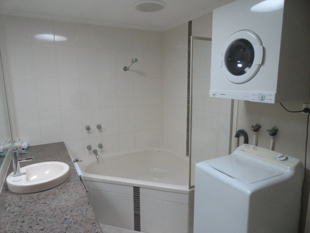Victoria Lodge Motor Inn & Apartments