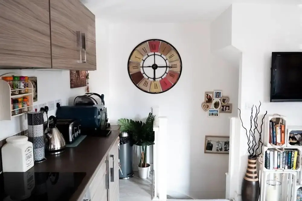 Modern Canalside City Townhouse - Parking & Garden