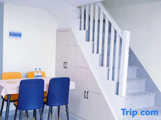 Square Seaview Apartment