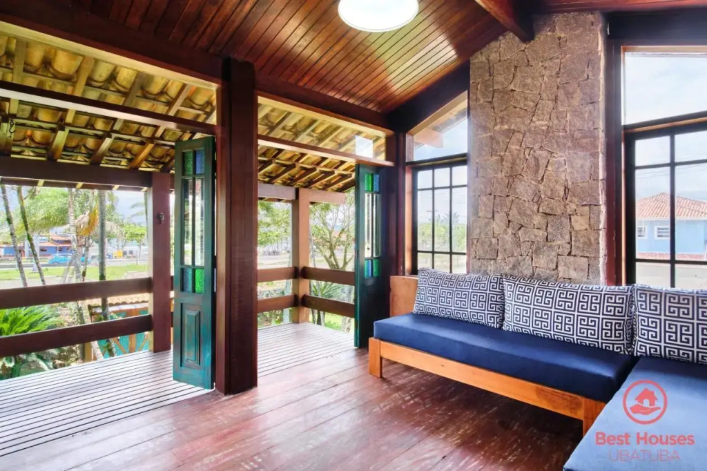 Bh31: Casa Com Piscina Em Frente À Praia Grande