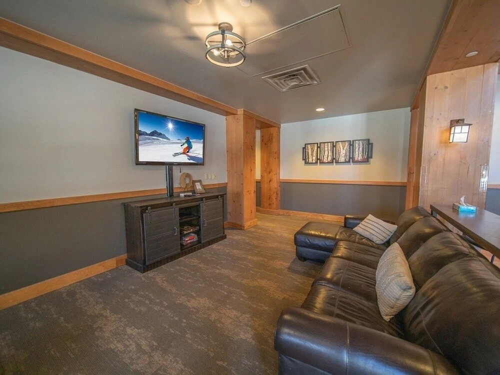 8642 Expedition Station by RedAwning