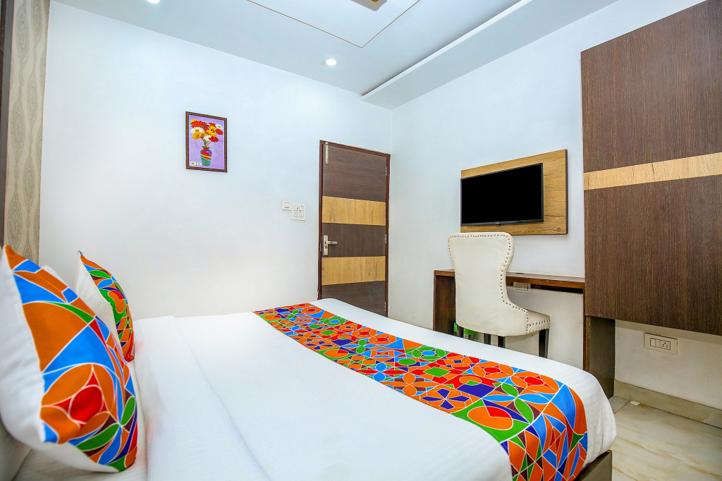 FabHotel Golden Temple I