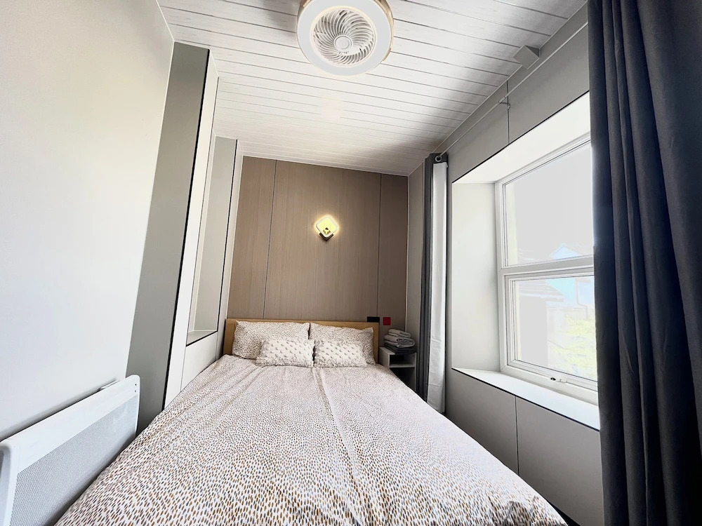 OYO Welsh Holiday Accommodation - Modern Stay