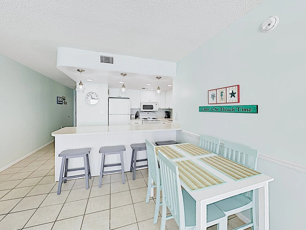 427 East Beach Blvd Condo #464 - 2 Br condo by RedAwning