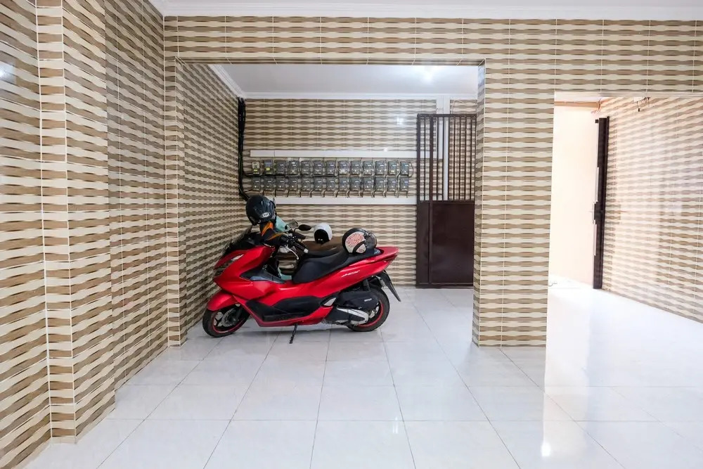 RedDoorz Syariah near Stasiun Gubeng 2