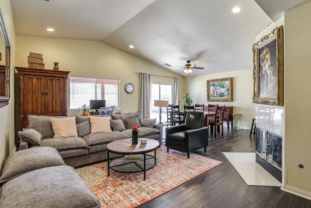 Pets Welcome! Yucca Valley Haven w/ Fenced Yard