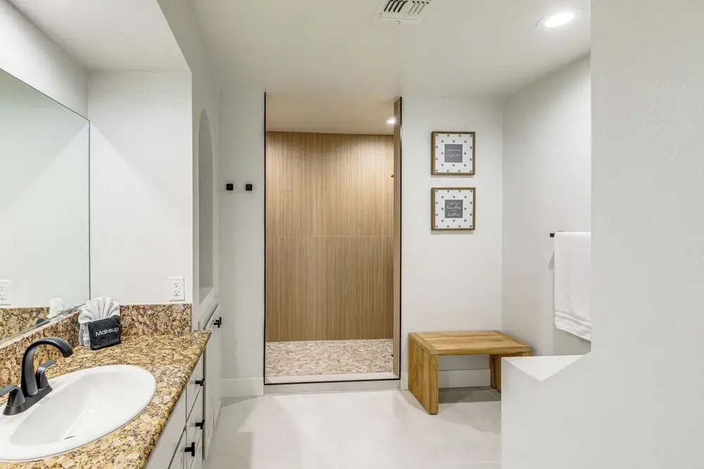 Pet-friendly Home w/ Hot Tub in Lake Havasu City