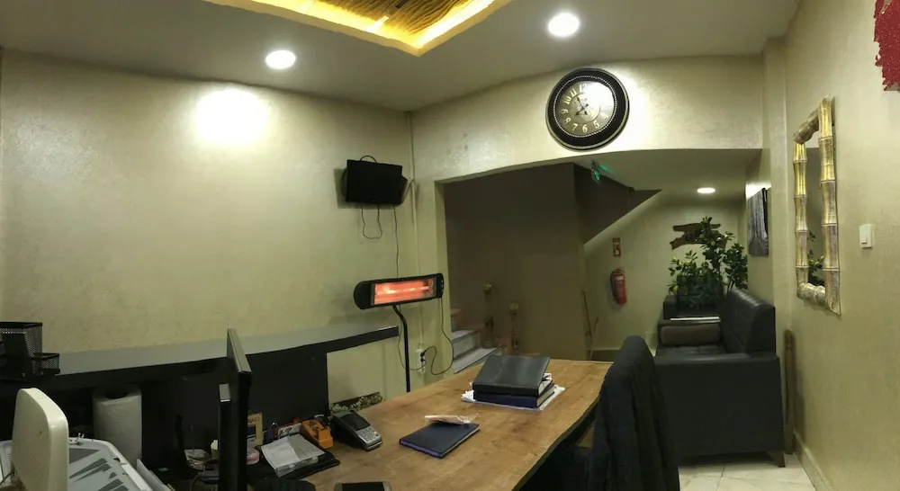 Saray Otel