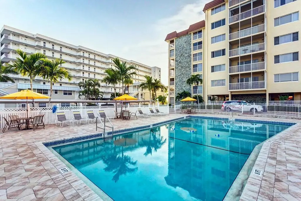 Sand Caper 202, Sleeps 4, Gulf Front, 2 Bedrooms, Elevator, Heated Pool