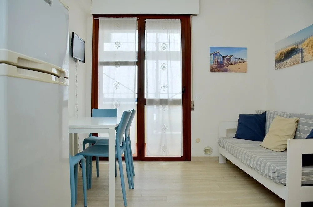 Bright Flat Overlooking the Sea-beahost