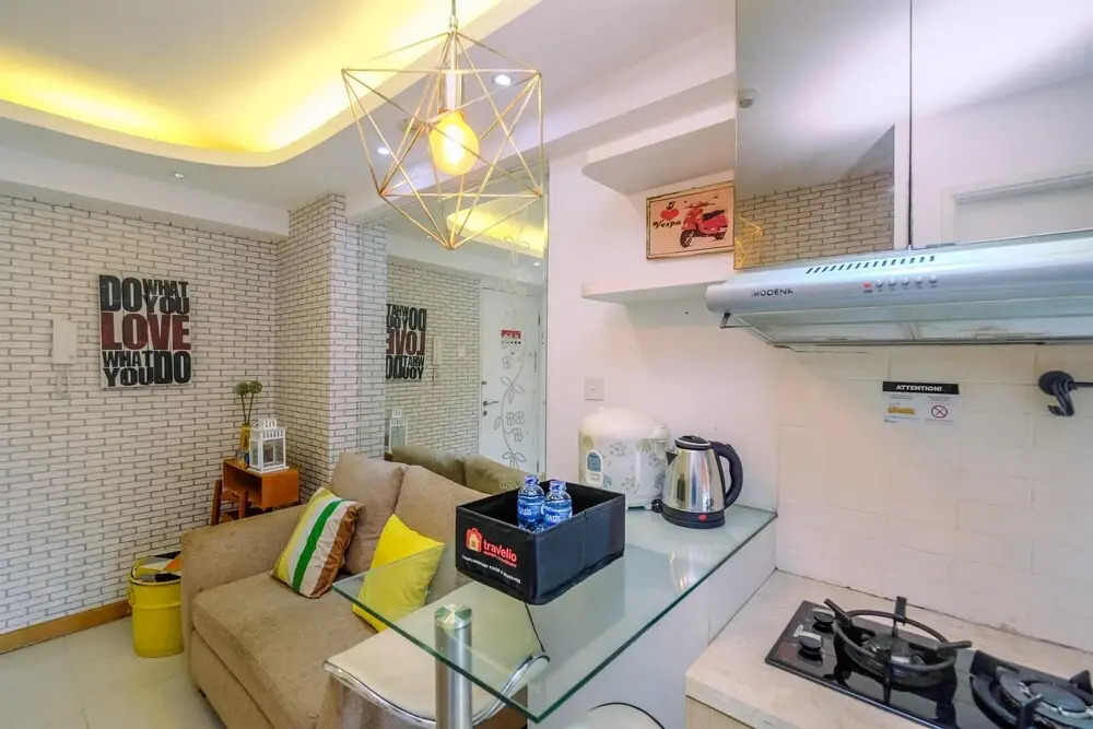 Warm And Cozy 2Br At Low Floor Bassura City Apartment
