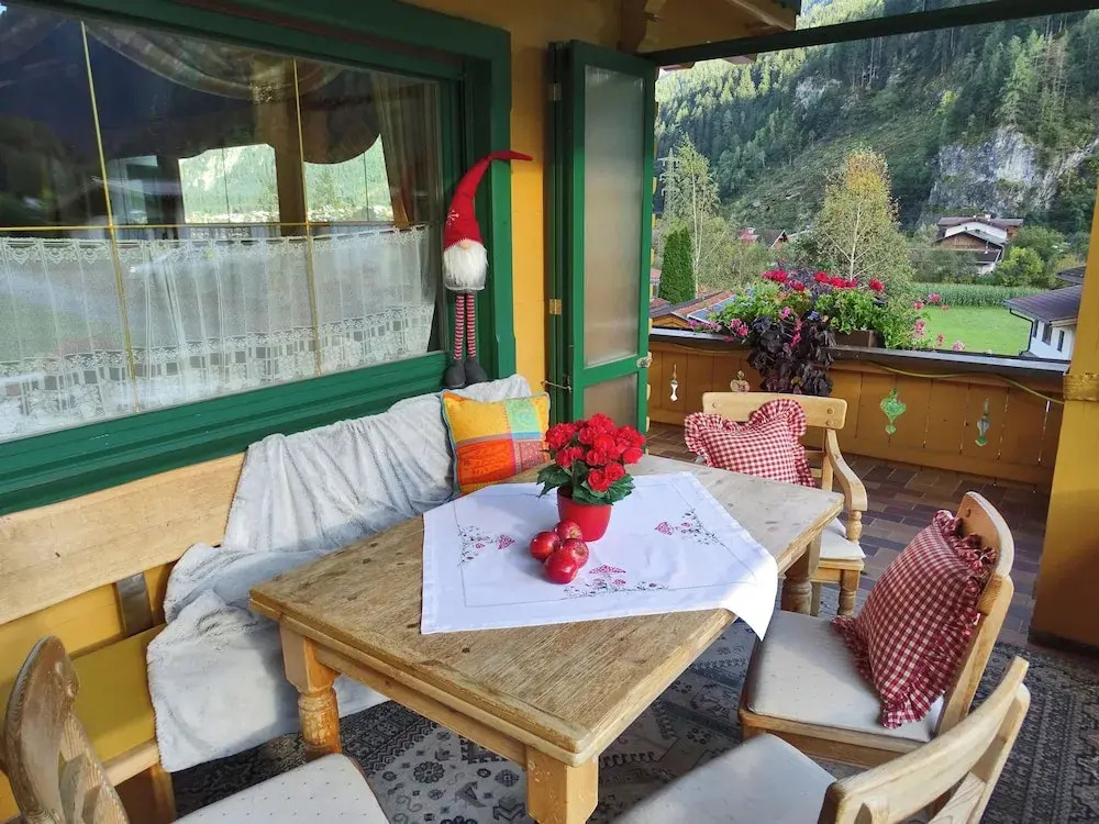 Appartementhaus Zillertal by PiaundDirk